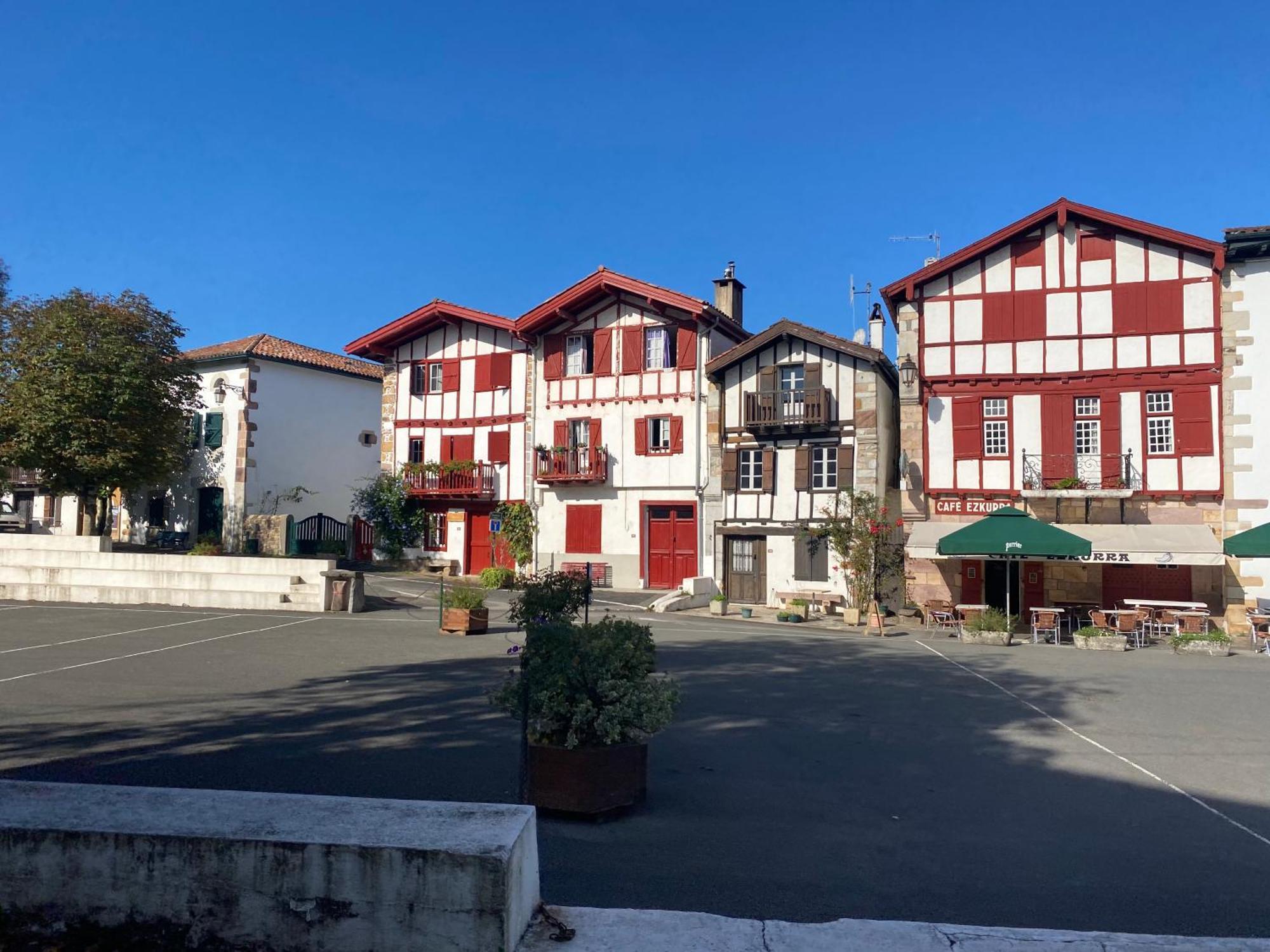 Ama Lur Hotel Hasparren Luaran gambar